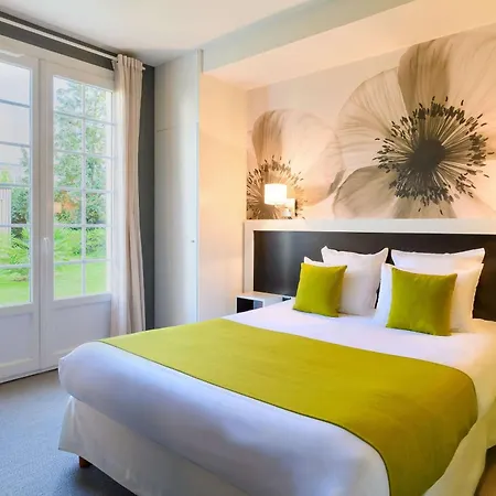 Quality La Marebaudiere Centre 4*