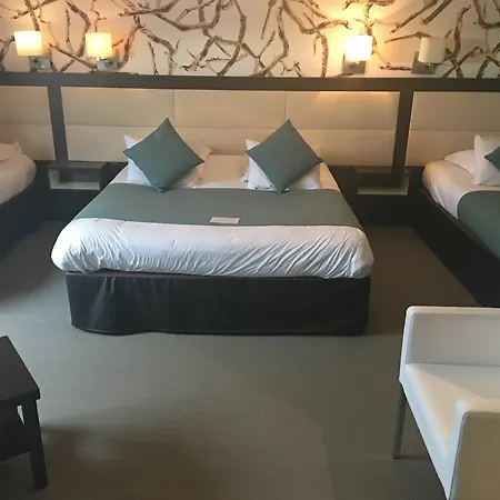 Quality La Marebaudière Centre Hotel 4*