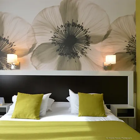 Quality La Marebaudière Centre Hotel 4*